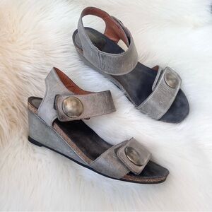 TAOS Footwear CAROUSEL 3 Leather Shoes EU 40 US Sz 9 - 9.5 Cushioned Wedge Grey